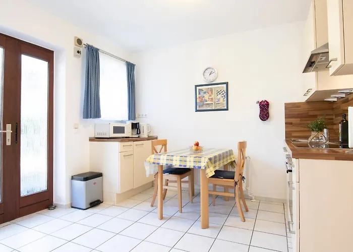 Badeweg 4 Strandlaeufer 1 *